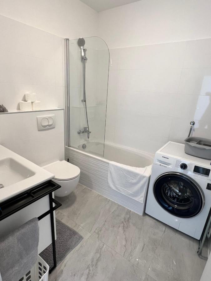 Apartman Festini Pag Pag Town Exteriör bild
