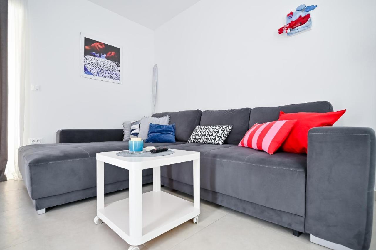 Apartman Festini Pag Pag Town Exteriör bild