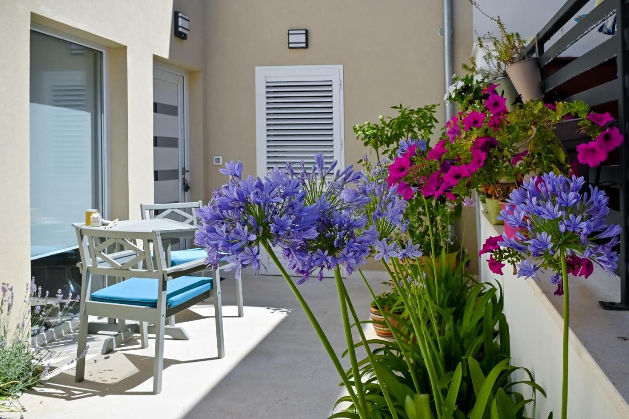 Apartman Festini Pag Pag Town Exteriör bild