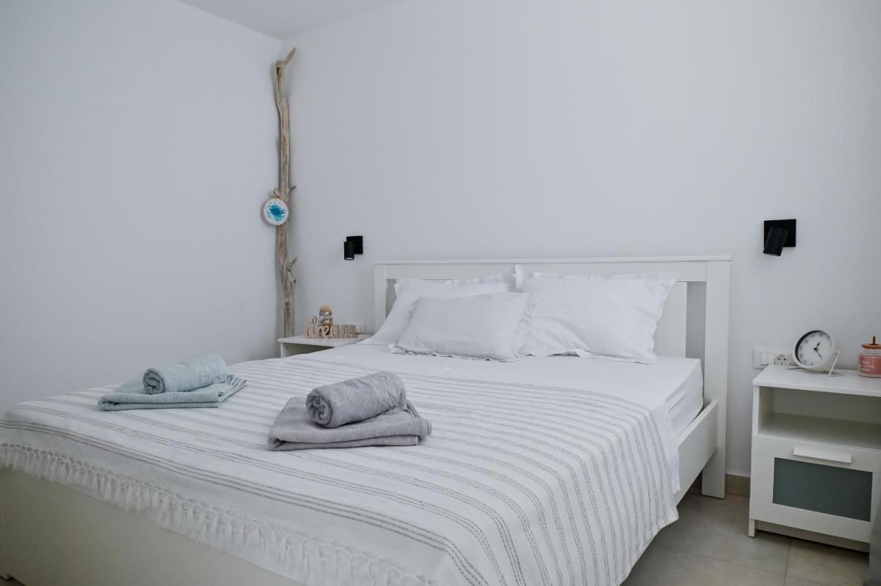 Apartman Festini Pag Pag Town Exteriör bild